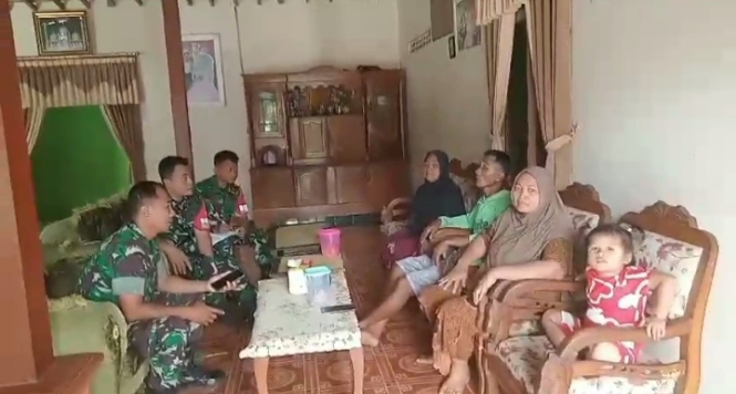 Awal  Puasa, Babinsa Tetap Kunjungi  Warga