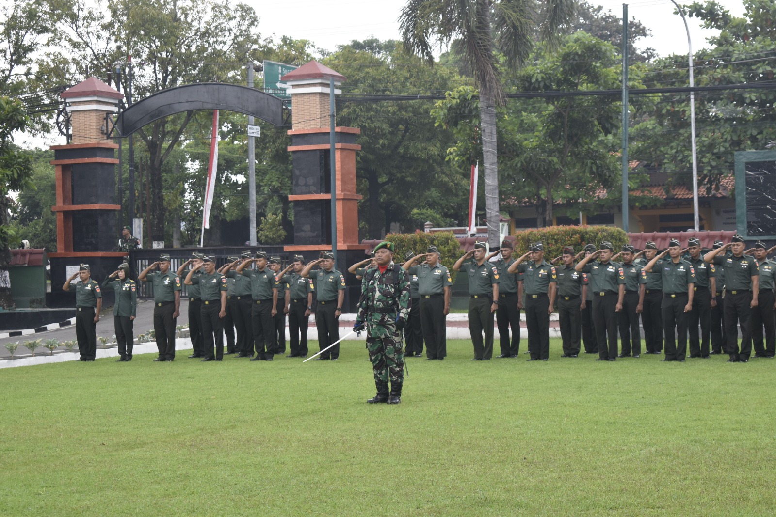 Upacara Bendera Senin Pagi: Kodim Sragen Tetap Solid, Disiplin, dan Profesional