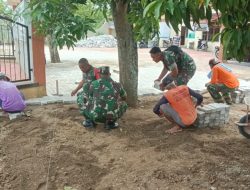 Babinsa Berpartisipasi Aktif dalam Kerja Bakti Penataan Paving Blok Babinsa Berpartisipasi Aktif dalam Kerja Bakti Penataan Paving Blok