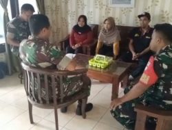Babinsa Lakukan Pendataan Warga Baru Secara Door to Door Babinsa Lakukan Pendataan Warga Baru Secara Door to Door
