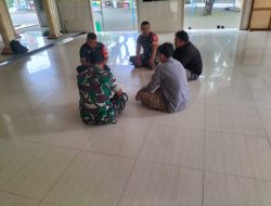 Babinsa Jalin Silaturahmi dengan Tokoh Agama Melalui Komunikasi Sosial Babinsa Jalin Silaturahmi dengan Tokoh Agama Melalui Komunikasi Sosial