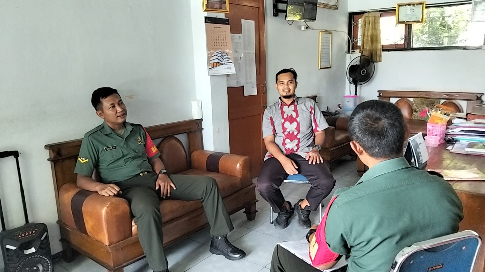 Babinsa Berperan Aktif Mendata Jumlah Siswa SMA untuk Kemajuan Pendidikan