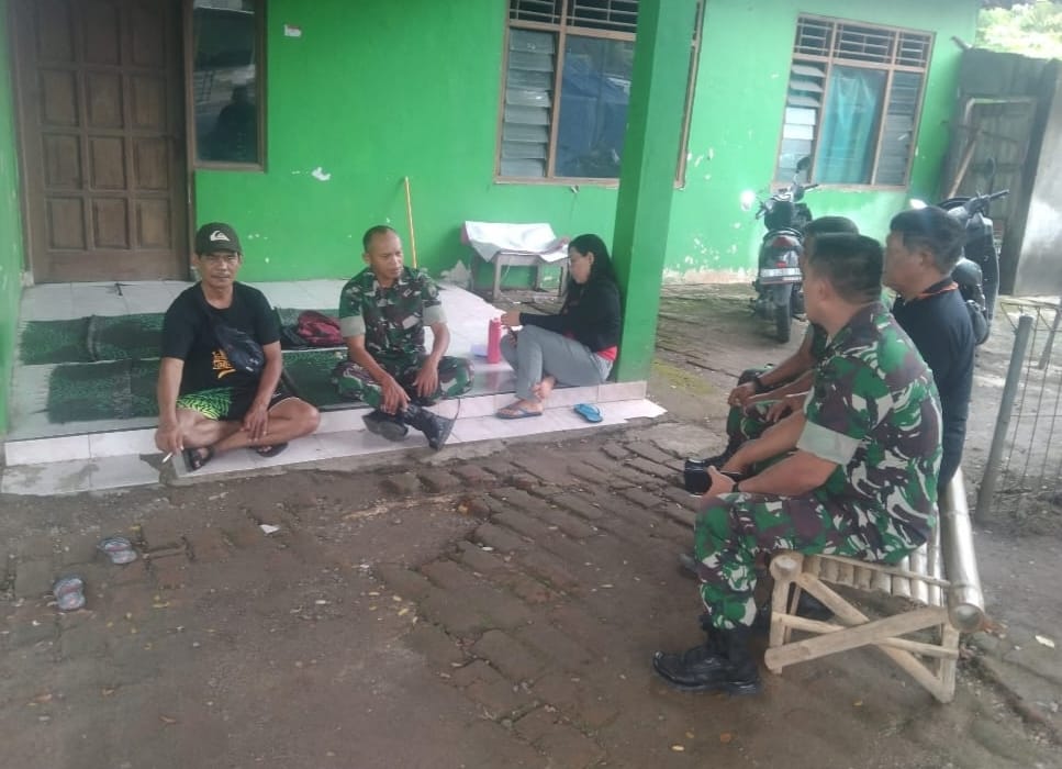 Babinsa Desa Toyogo Jalin Silaturahmi dengan Masyarakat, Pererat Kerukunan dan Keamanan