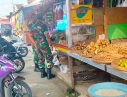 Babinsa Patroli Pasar: Jaga Keamanan dan Stabilitas Harga