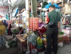 Cek Harga Sembako Di Bulan Ramadhan, Babinsa Turun Ke Pasar Tradisional Cek Harga Sembako Di Bulan Ramadhan, Babinsa Turun Ke Pasar Tradisional