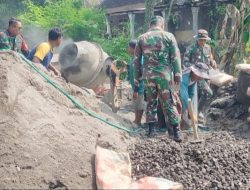 Babinsa Bantu Perbaiki Jalan Desa, Akses Warga Jadi Lebih Lancar Babinsa Bantu Perbaiki Jalan Desa, Akses Warga Jadi Lebih Lancar
