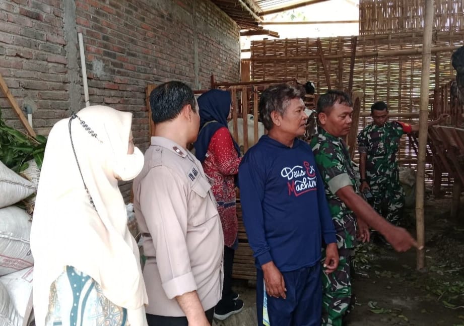 Babinsa Sosialisasikan Pencegahan Penyakit Mulut dan Kuku (PMK) di Kandang Warga