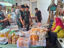 Babinsa Cek Harga Sembako di Pasar Tradisional Babinsa Cek Harga Sembako di Pasar Tradisional