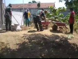 Babinsa Gotong Royong, Bangun Hunian Warga agar Lebih Nyaman Babinsa Gotong Royong, Bangun Hunian Warga agar Lebih Nyaman