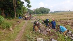 Pembangunan Talud, Harapan Babinsa untuk Desa yang Lebih Aman