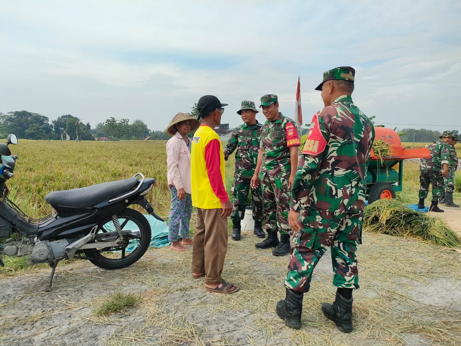 Babinsa Menjadi Jembatan Komunikasi Antara Petani dan Pemerintah
