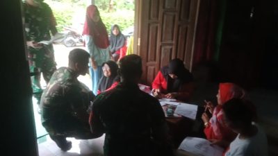 Kesehatan Warga Terjaga, Babinsa Pantau Pemeriksaan Balita dan Lansia