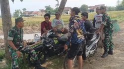 Babinsa dan Petani Berkomunikasi, Bahas Hasil Panen dan Tantangan Kedepan