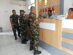 Babinsa Berkunjung ke Kantor Desa Jalin Komunikasi Babinsa Berkunjung ke Kantor Desa Jalin Komunikasi
