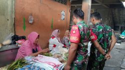 Babinsa Pantau Harga dan Stok Sembako di Pasar Tradisional