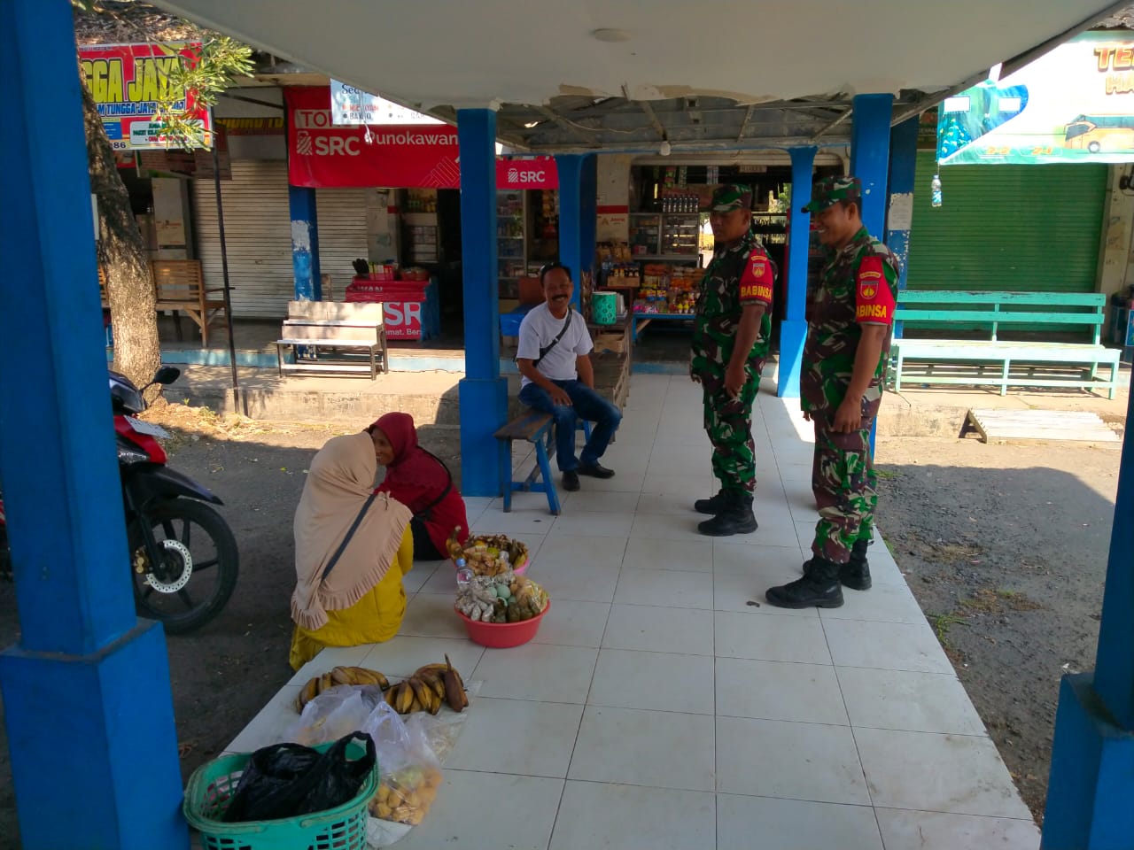 Babinsa  Berikan Rasa Aman Kepada Masyarakat