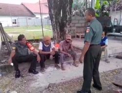 Babinsa Tekankan Peran Tokoh Masyarakat dalam Menjaga Keamanan Lingkungan Babinsa Tekankan Peran Tokoh Masyarakat dalam Menjaga Keamanan Lingkungan