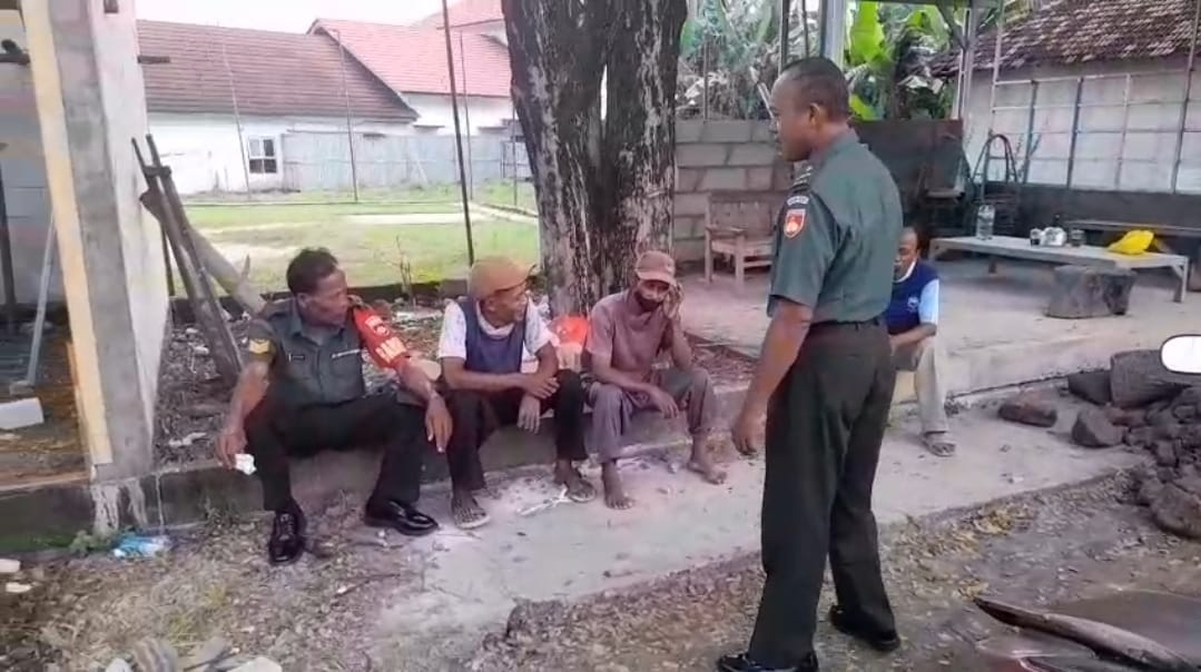 Babinsa Tekankan Peran Tokoh Masyarakat dalam Menjaga Keamanan Lingkungan