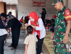 Babinsa Berperan Aktif Dampingi Pemberian Vitamin Untuk Balita Babinsa Berperan Aktif Dampingi Pemberian Vitamin Untuk Balita