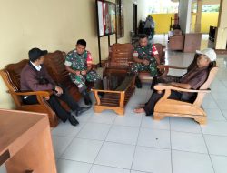Babinsa Jalin Komunikasi Intens dengan Tokoh Masyarakat, Pastikan Ketertiban Desa Babinsa Jalin Komunikasi Intens dengan Tokoh Masyarakat, Pastikan Ketertiban Desa