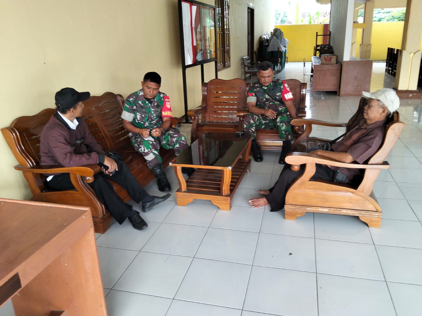 Babinsa Jalin Komunikasi Intens dengan Tokoh Masyarakat, Pastikan Ketertiban Desa