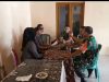 Babinsa Plosokerep Asah Kemampuan Teritorial di Kantor Desa