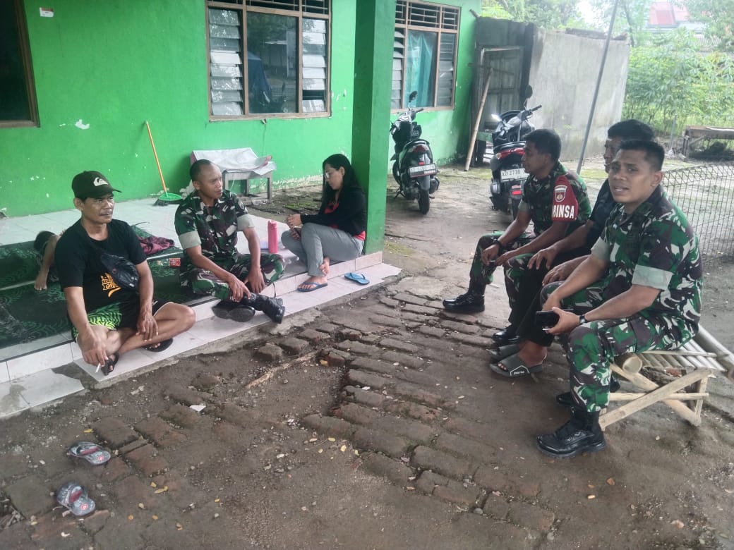 Babinsa Berikan Himbauan, Jalinan Komunikasi Dengan Warga