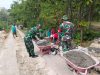 Babinsa Gotong Royong, Bantu Warga Bangun Talud