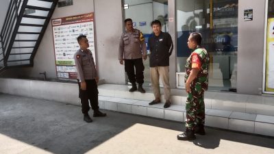 Babinsa dan Bhabinkamtibmas,  Sinergitas Jaga Keamanan dan Ketertiban di Wilayah Ramai