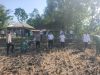 Danramil dan Anggota Gotong Royong Tanam Jagung di Lahan Perhutani Sosial