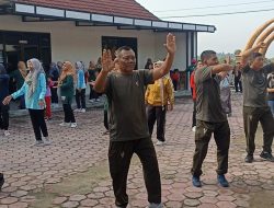 Danramil dan Anggota Gelar Senam Jumat Sehat Bersama Muspika
