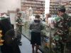 Babinsa Pantau Ketersediaan Pupuk di Toko, Pastikan Stok Aman Jelang Musim Tanam