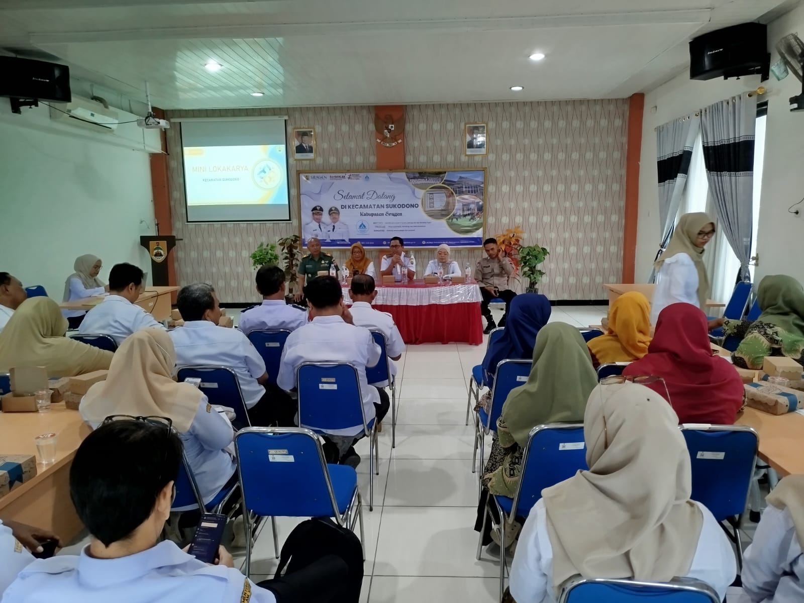 Danramil Hadiri Pertemuan Loka Karya Mini Bahas Pemberdayaan Perempuan dan Perlindungan Anak Danramil Hadiri Pertemuan Loka Karya Mini Bahas Pemberdayaan Perempuan dan Perlindungan Anak