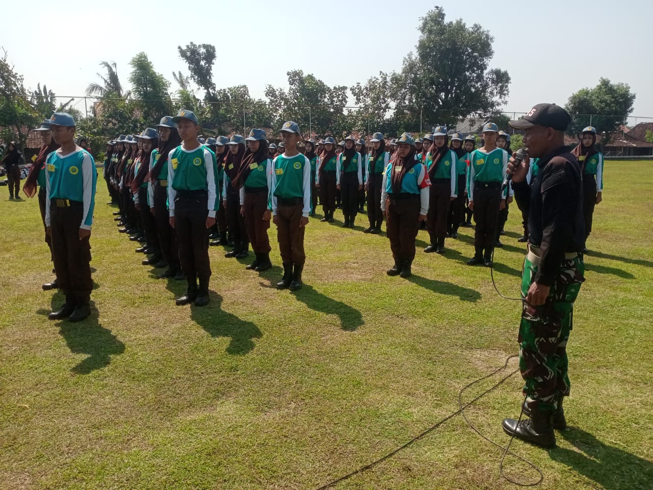 Babinsa Latih PBB, Bentuk Disiplin dan Kekompakan Siswa Babinsa Latih PBB, Bentuk Disiplin dan Kekompakan Siswa