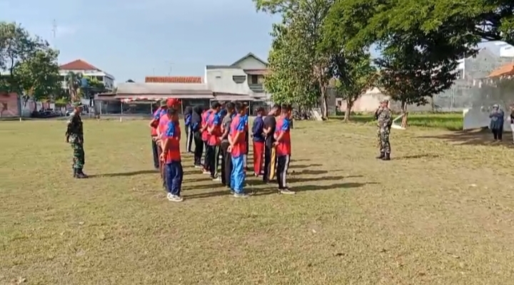 Babinsa Berikan Materi PBB kepada Siswa SMK Binawiyata Wujudkan Kedisiplinan Babinsa Berikan Materi PBB kepada Siswa SMK Binawiyata Wujudkan Kedisiplinan