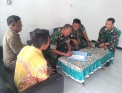 Babinsa Datangi Rumah Warga Satu per Satu, Lakukan Pendataan di Wilayah Binaan Babinsa Datangi Rumah Warga Satu per Satu, Lakukan Pendataan di Wilayah Binaan