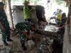 Babinsa Gotong Royong Bantu Pembangunan Rumah Warga