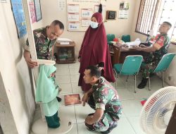 Babinsa Bantu Ukur Tinggi Badan Balita di Posyandu, Wujud Kepedulian Terhadap Kesehatan Anak Babinsa Bantu Ukur Tinggi Badan Balita di Posyandu, Wujud Kepedulian Terhadap Kesehatan Anak