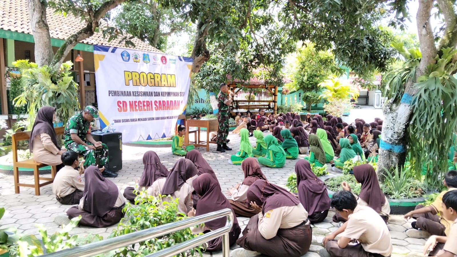 Babinsa Saradan Jadi Narasumber Pengenalan Pancasila kepada Siswa SD