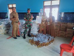 Babinsa Ngrampal Laksanakan Dropping Bantuan Pangan Beras dan Minyak Goreng Alokasi Oktober–November
