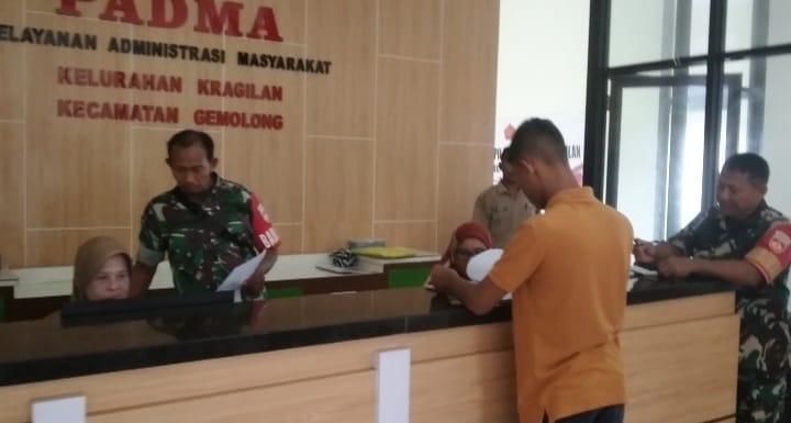 Babinsa Kunjungi Kantor Desa Minta Data Jumlah Keluarga Baru di Wilayah