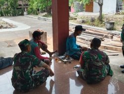 Babinsa Bangun Hubungan Baik Untuk Pererat Kebersamaan Dengan Warga