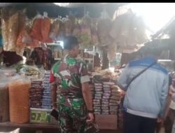 Babinsa Pantau Harga Sembako di Pasar Tradisional, Stabilkan Ekonomi