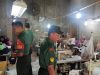 Babinsa Lakukan Pengecekan Tempat Usaha Menjahit Bentuk Pembinaan UMKM