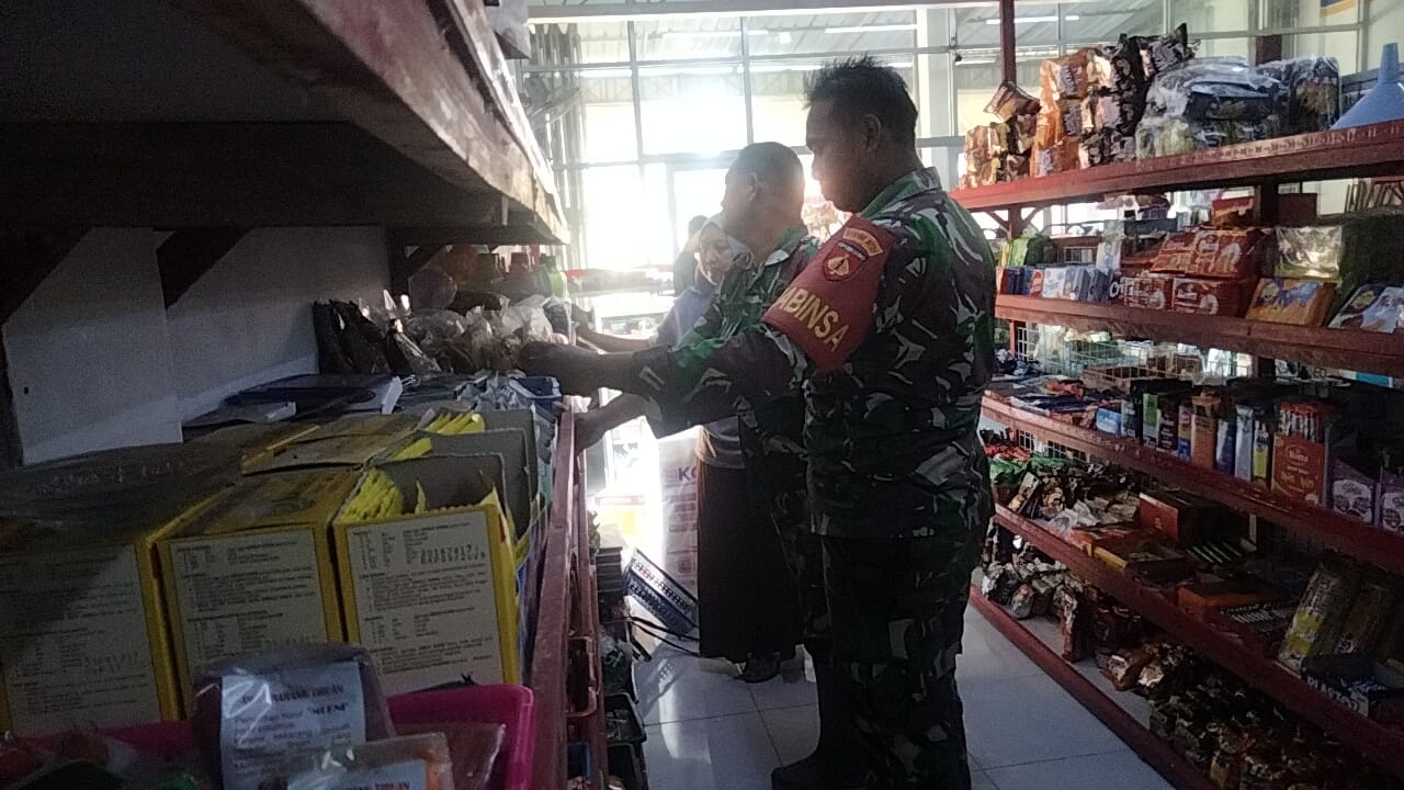 Babinsa Laksanakan Pendataan Logwil di Mini Market untuk Perbarui Data Teritorial