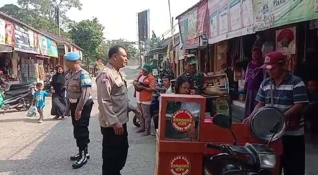 Ciptakan Kondisi Aman Babinsa dan Bhabinkamtibmas Patroli Bersama