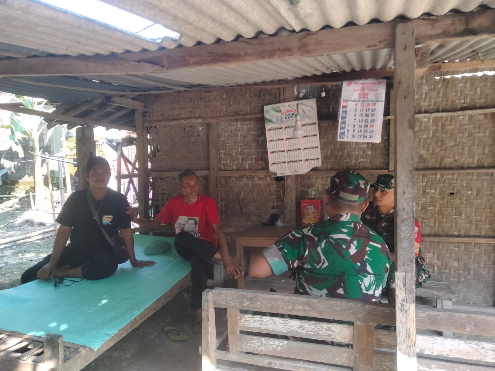 Babinsa Perkuat Kedekatan dengan Warga untuk Dapatkan Informasi Terkini