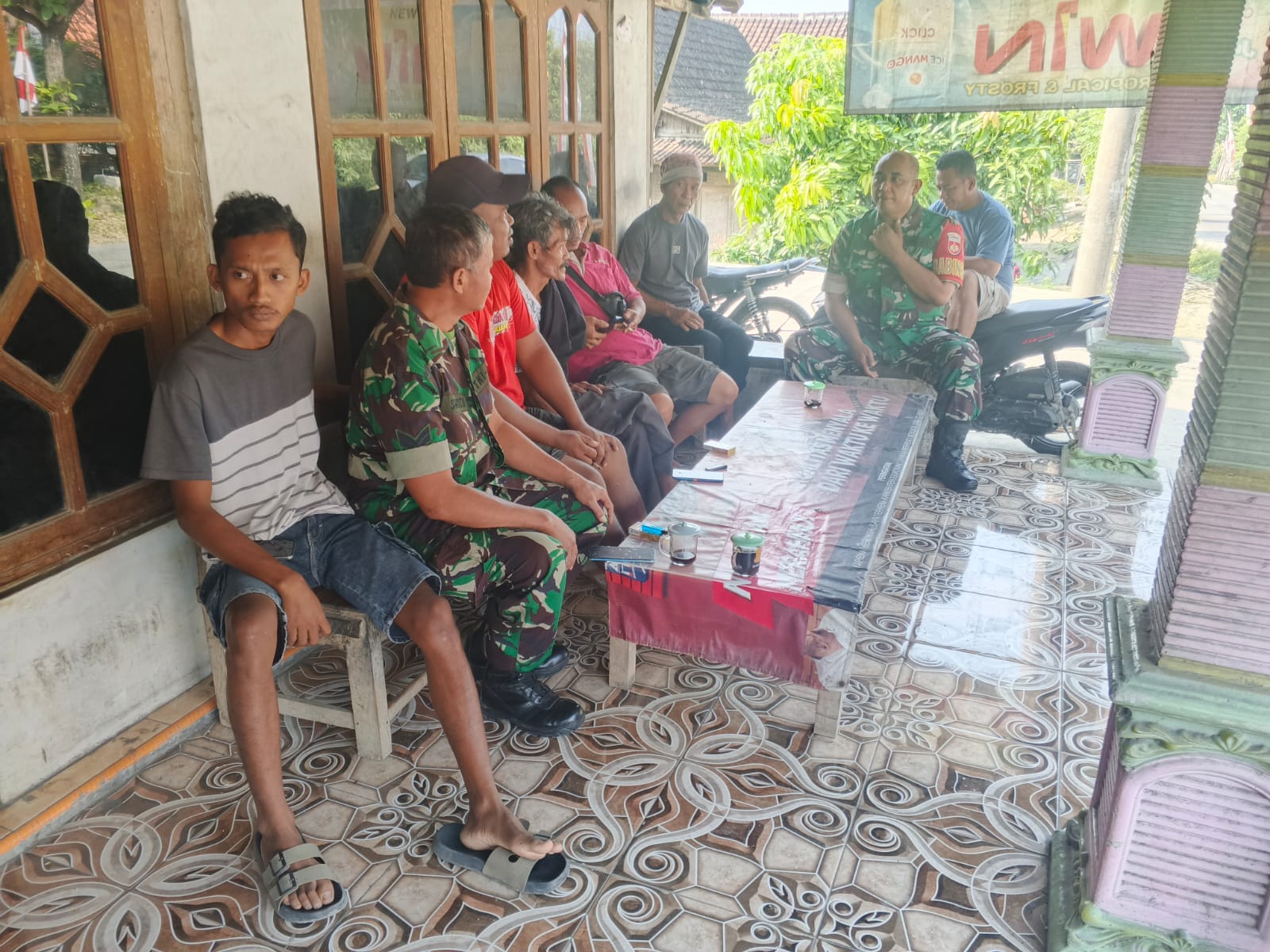 Penyebar Informasi Berkelanjutan Kepada Warga Melalui Kegiatan Komsos