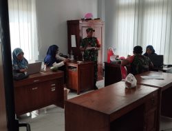 Babinsa melaksanakan pendataan ulang guna dapatkan data akurat di wilayah