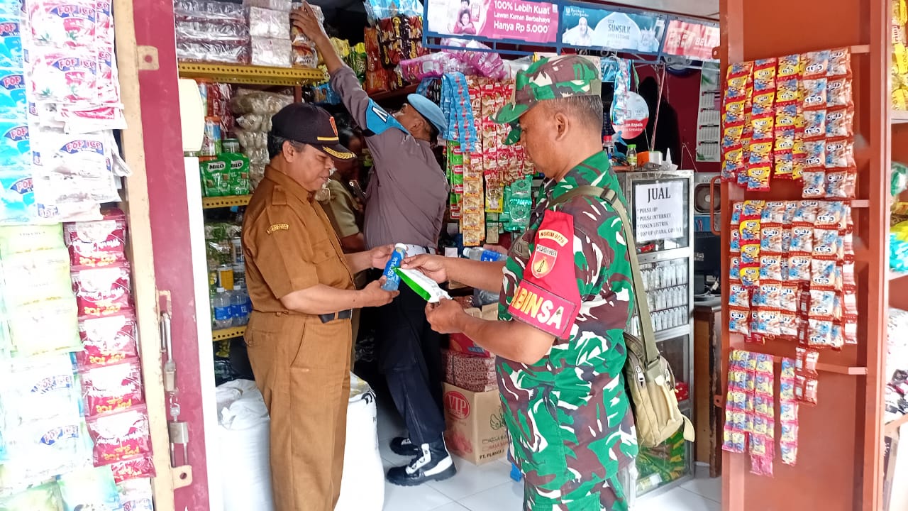 Koramil Tangen Sragen Gelar Sidak, Temukan Mamin Kadaluarsa di Kios dan Mini Market